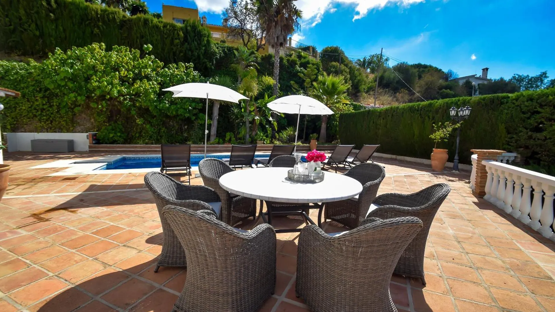 Exquisite And Modern Villa Near Beach With Heated Pool! Marbella Spanyolország
