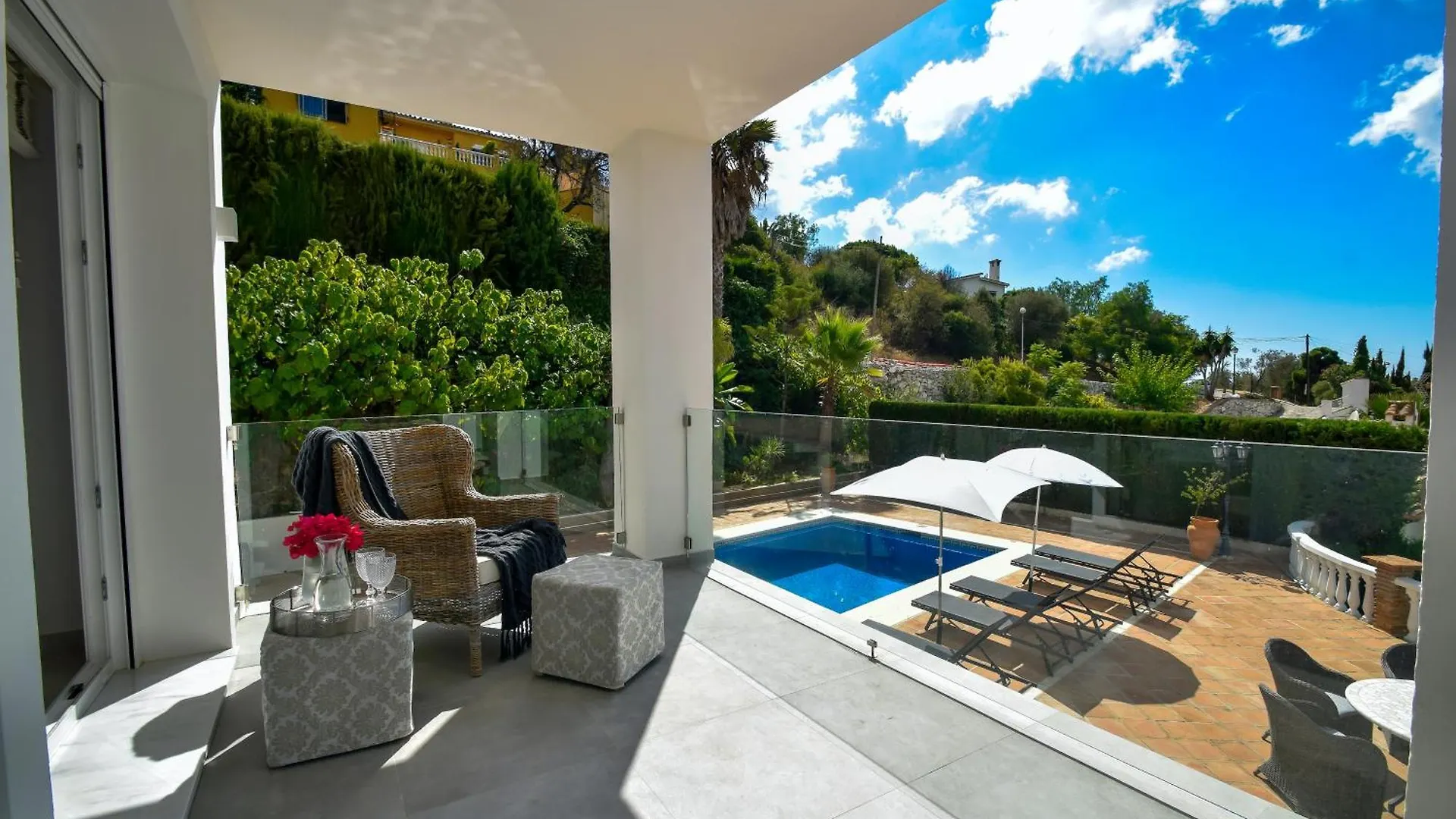 Exquisite And Modern Villa Near Beach With Heated Pool! Marbella