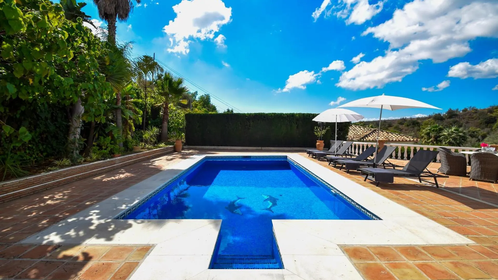 Exquisite And Modern Villa Near Beach With Heated Pool! Marbella