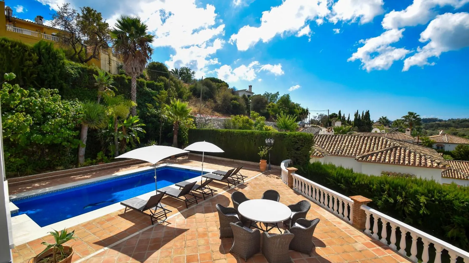 Exquisite And Modern Villa Near Beach With Heated Pool! Marbella Spain